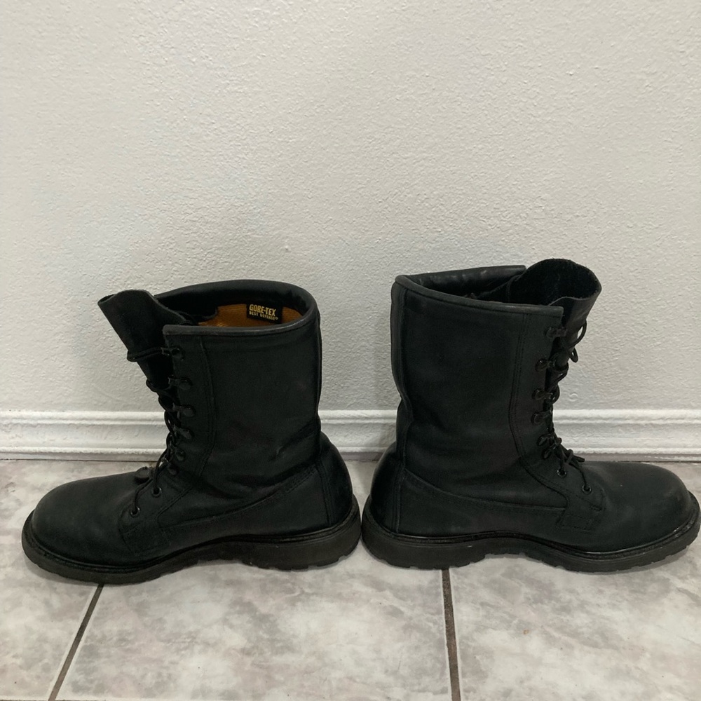 Boots - Picture 5 of 6